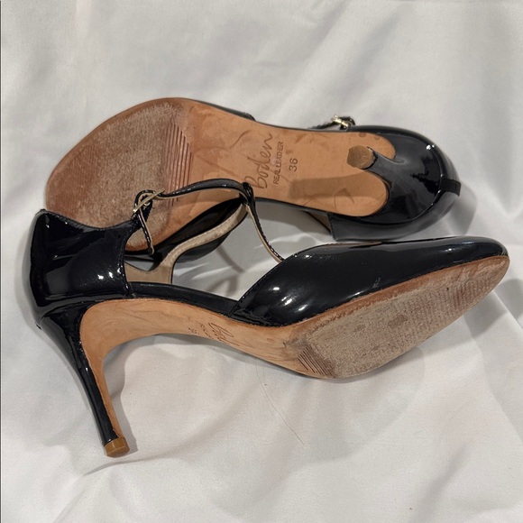 Boden Black Patent T-Strap Heels | Mary Jane Style Pumps Size 5.5 - Picture 5 of 5